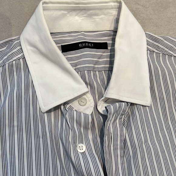 GUCCI MEN SIZE NECK 15.5 BLUE WITH WHITE COLLAR BUTTON DOWN DRESS SHIRT - Picture 2 of 7